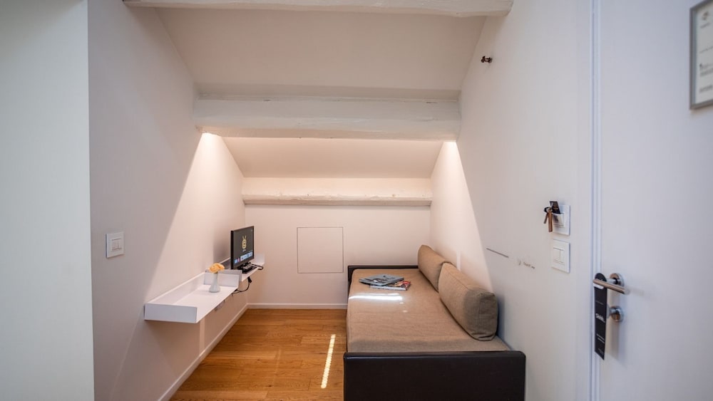 Signature Studio Suite - Photo 3