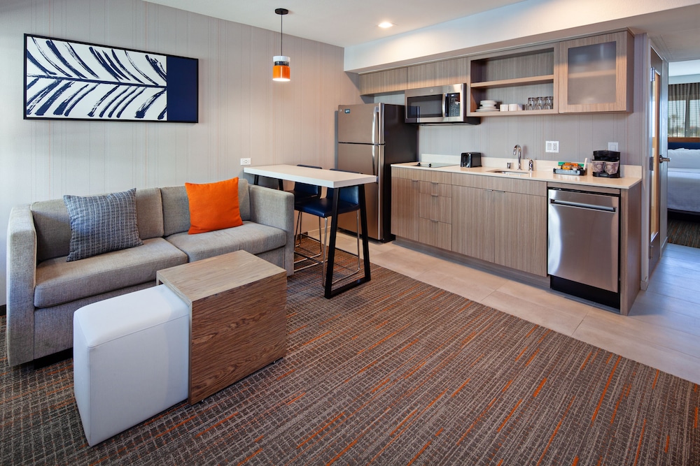 Suite, 1 King Bed (Hearing) - Photo 5