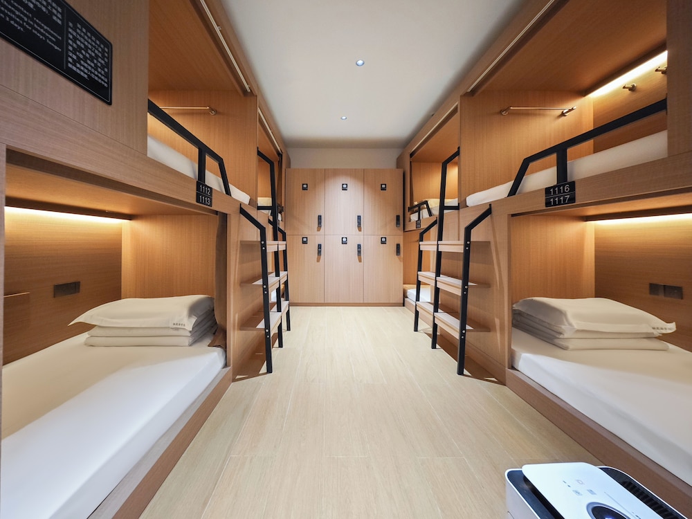 Comfort Shared Dormitory, Men only