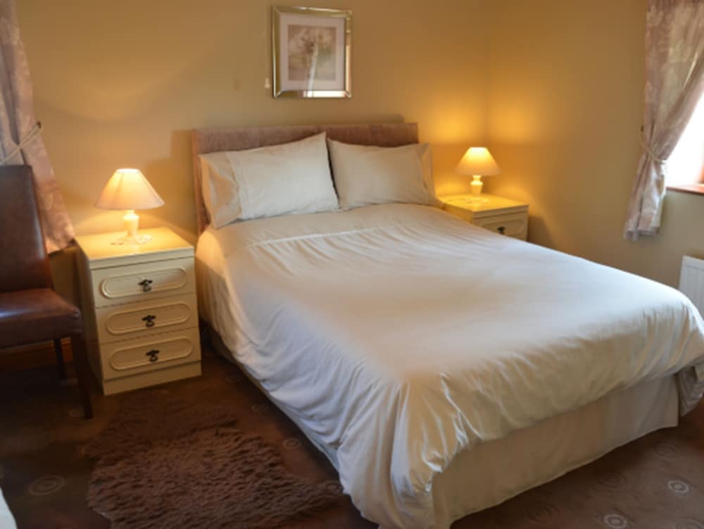 Brown Room photo 3