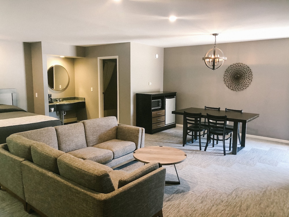 The Lodge, 4 Queen Beds photo 2