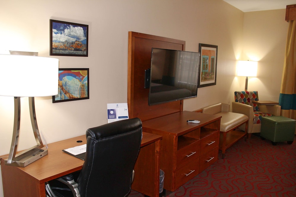 Suite, Multiple Beds, Non Smoking, Refrigerator & Microwave (with Sofabed) - Photo 7