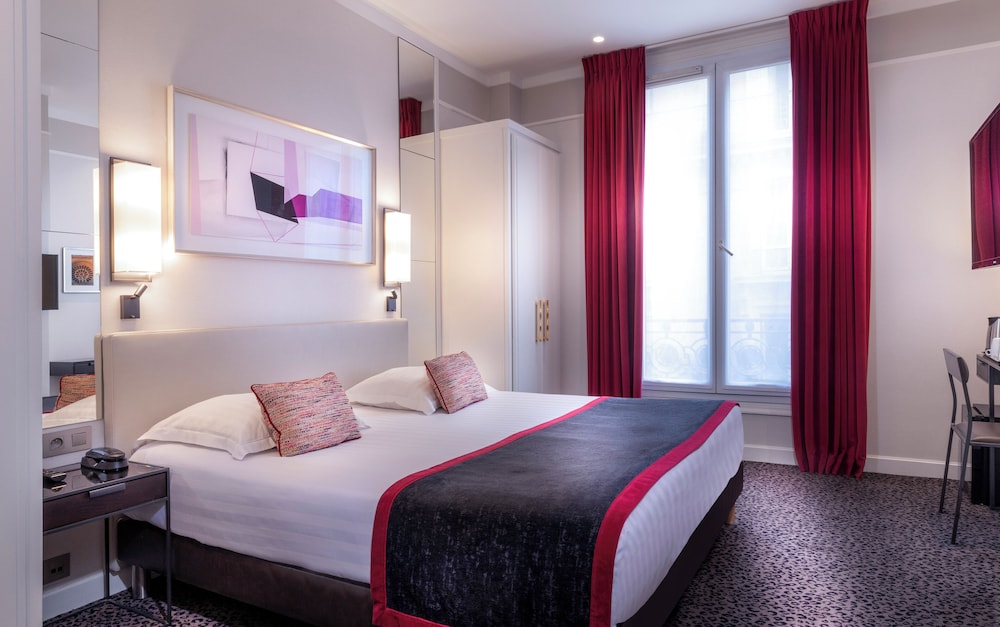 Superior Room, Bathtub