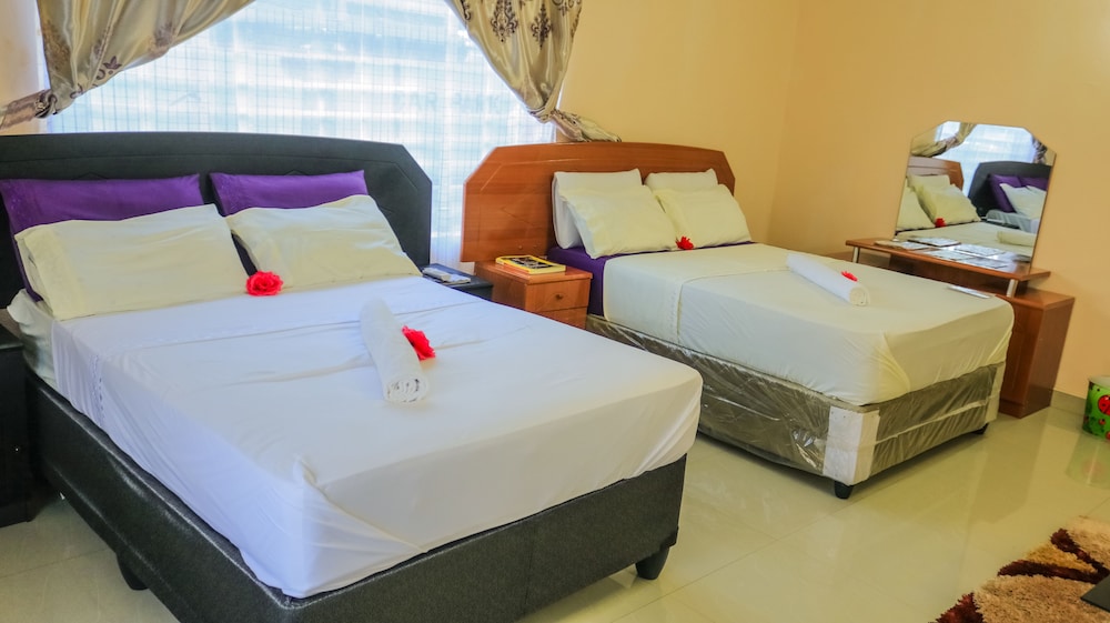 Deluxe Double or Twin Room (Self-catering) photo 1