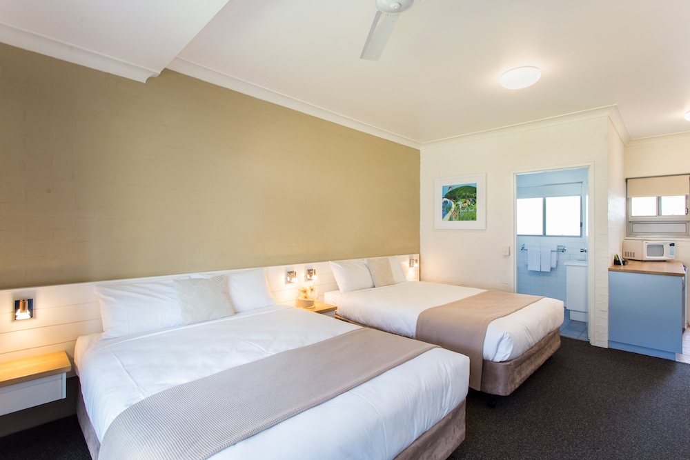Deluxe Twin Room, Kitchenette photo 3