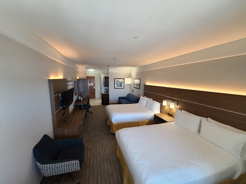 Suite, 1 Bedroom, Accessible (Mobility, Accessible Tub) - Photo 6