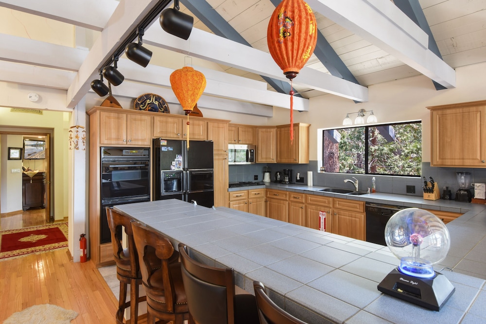House, Multiple Beds, Hot Tub, Mountain View (Tumbleweed Trails) photo 2