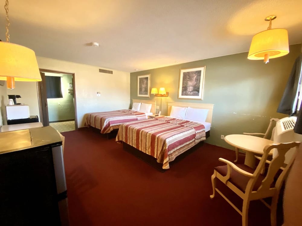 Room, 2 Queen Beds, Non Smoking