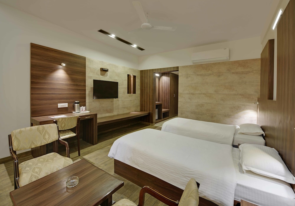 Luxury Room, 1 Double Bed, Accessible, Garden View photo 3