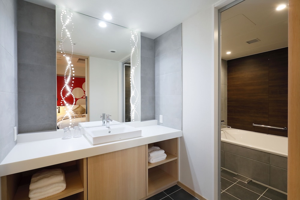 Suite, 2 Double Beds, Non Smoking - Photo 10