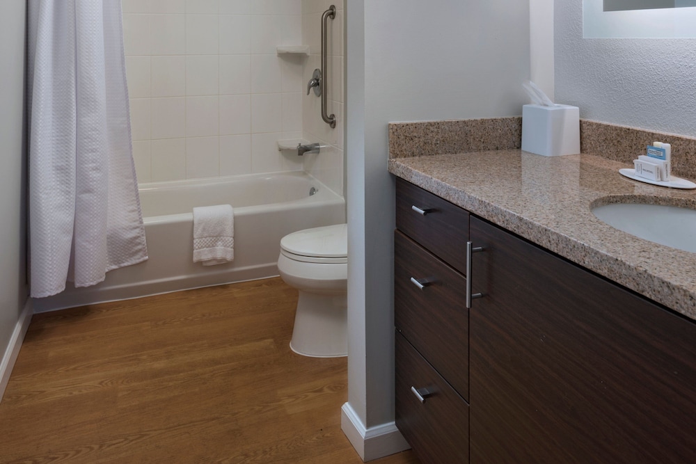 Studio, 2 Queen Beds (Hearing Accessible) - Photo 7