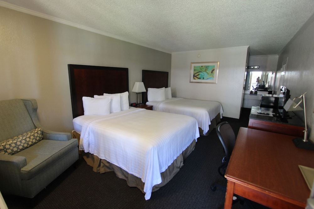 Standard Room, 2 Queen Beds (Exterior Corridor), photo 6