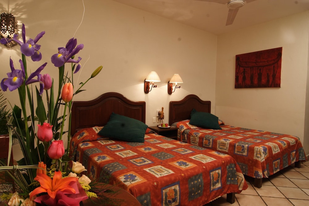 Standard Room, 2 Double Beds photo 2