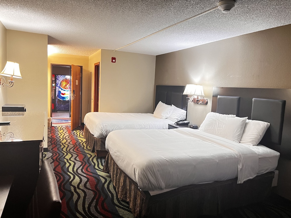 Standard Room, 2 Queen Beds photo 1
