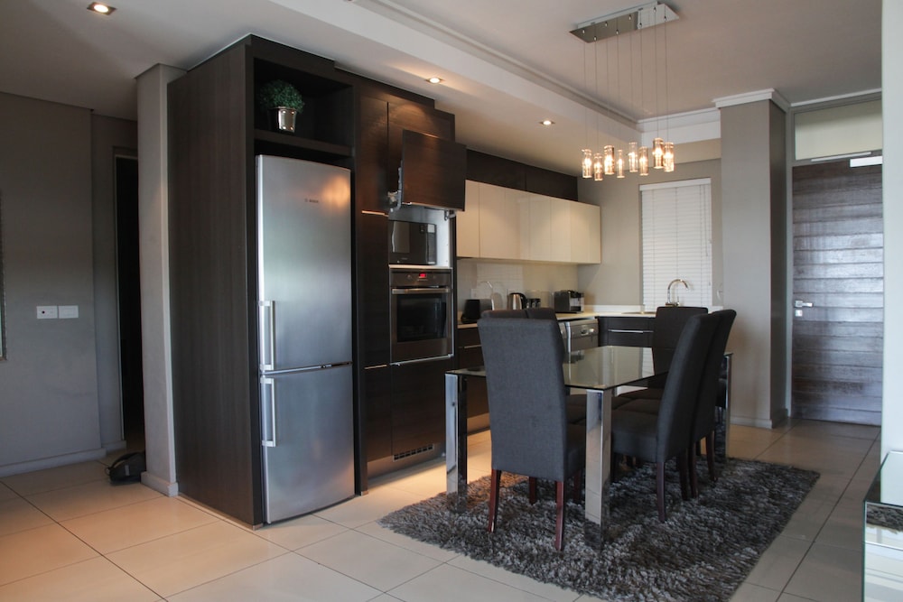 Luxury Two-Bedroom Apartment - Photo 22