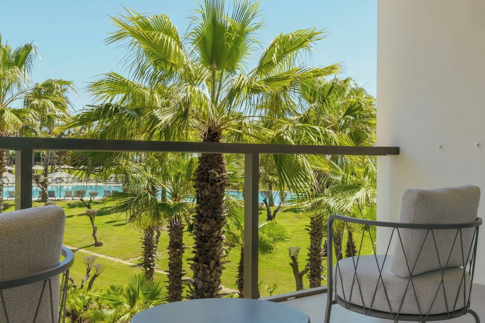 Suite, 3 Bedrooms, Balcony, Pool View - Photo 15