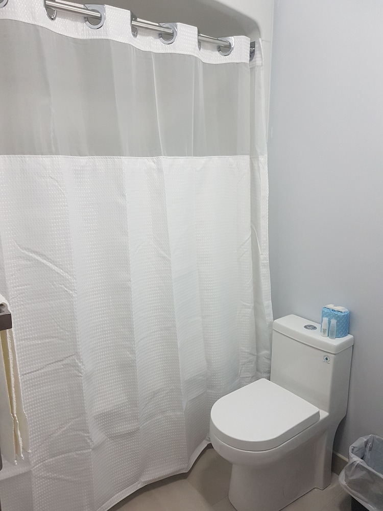 Luxury Single Room, 2 Queen Beds photo 2