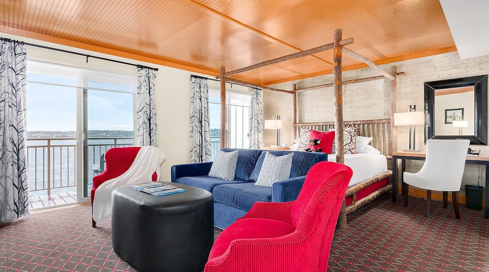 Junior Suite (Over Water) - Photo 3