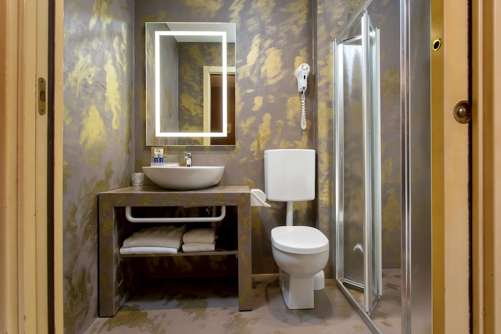 Standard Room - Photo 10