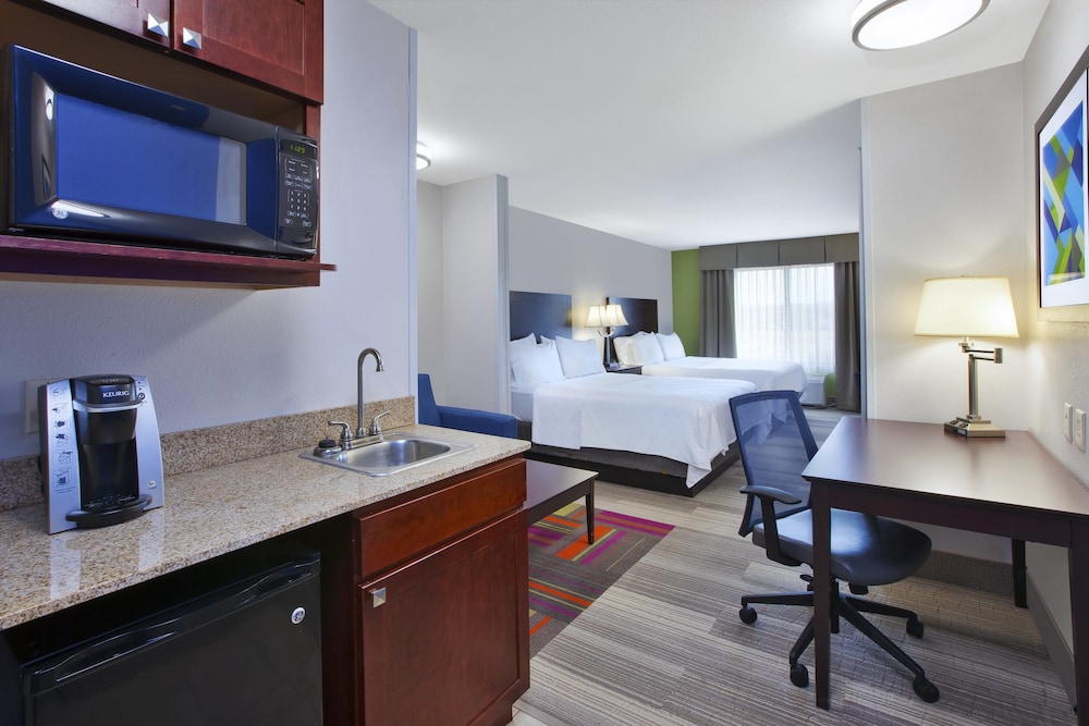 Suite, Multiple Beds - Photo 1