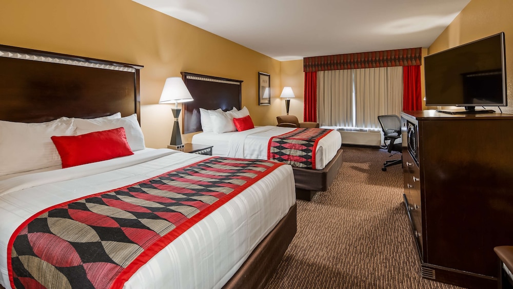 Standard Room, 2 Queen Beds, Non Smoking, Microwave (Larger Room) - Photo 1