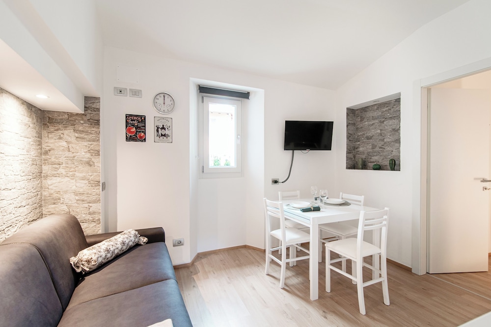 Apartment photo 3