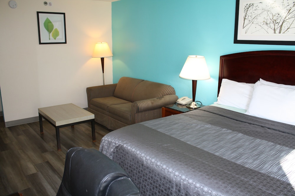 Standard Room, 1 King Bed photo 2