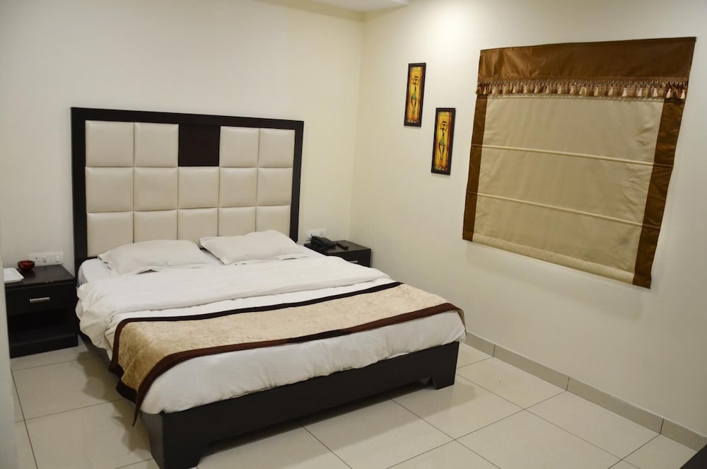 Deluxe Double Room, City View