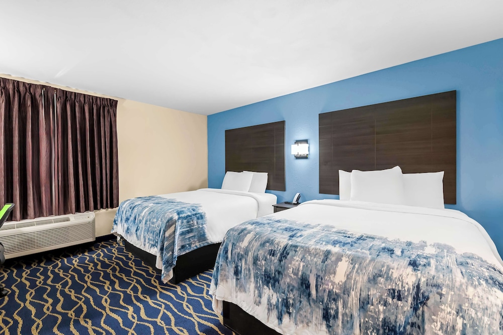 Room, 2 Double Beds, Smoking - Photo 1