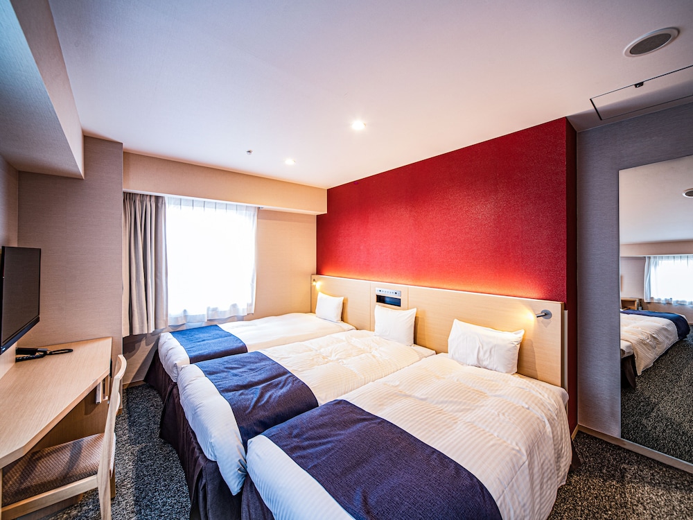 Superior Triple Room, Non Smoking (Separate breakfast charge for 0-6yrs) photo 1