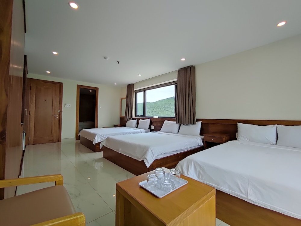 Family Room, Ocean View - Photo 5