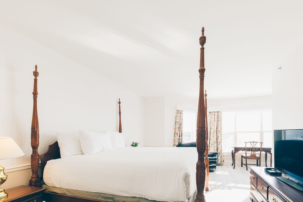 Executive Suite, 1 King Bed, Harbor View photo 2