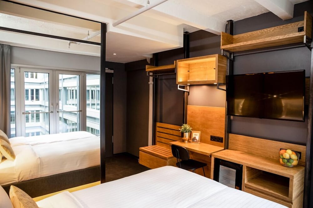 Standard Double Room thumbnail 6