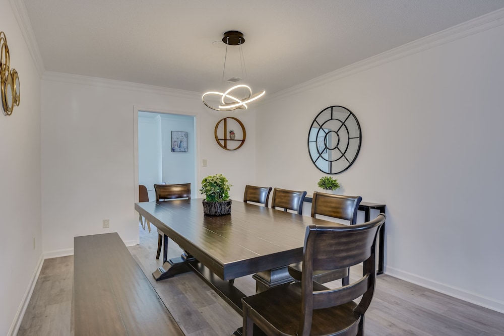 Signature Townhome, 3 Bedrooms, Balcony, River View photo 2