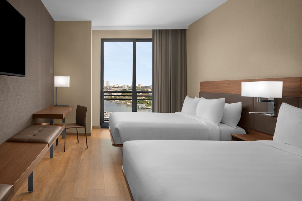 Room, 2 Queen Beds, Balcony - Photo 1