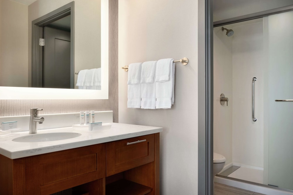 Suite, 2 Queen Beds, Accessible (Hearing) - Photo 4