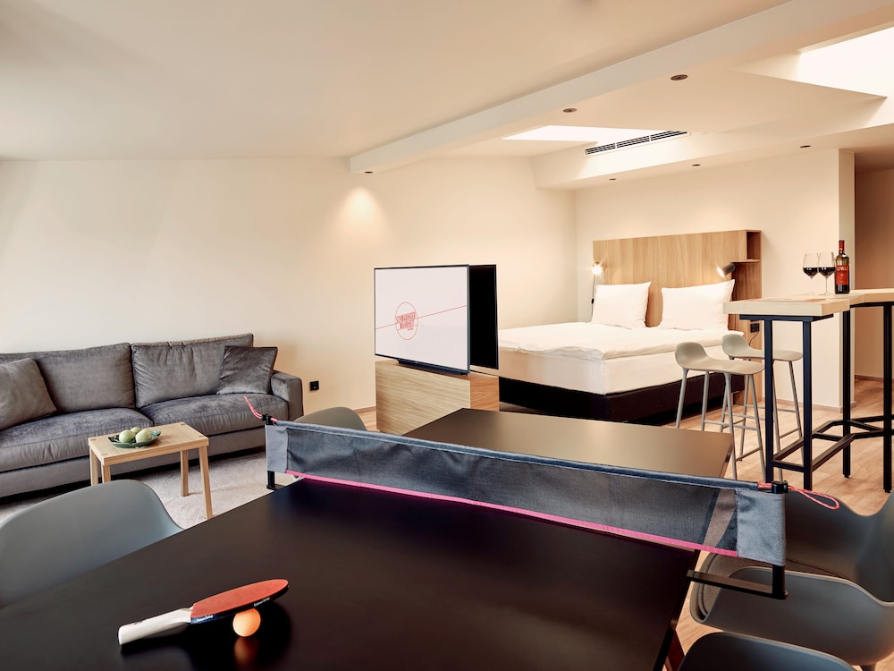 Suite 63
