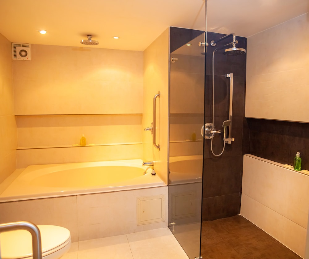 Superior Double Room, 2 Double Beds - Photo 4