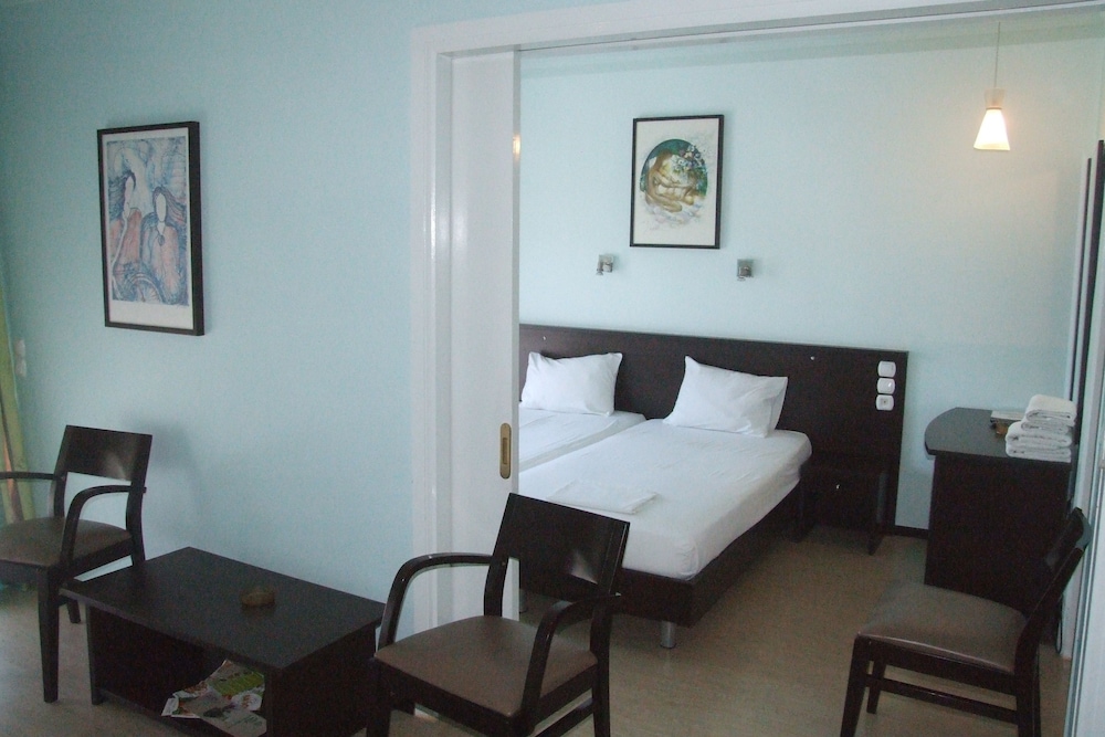 Double or Twin Room, 2 Twin Beds, Non Smoking photo 3