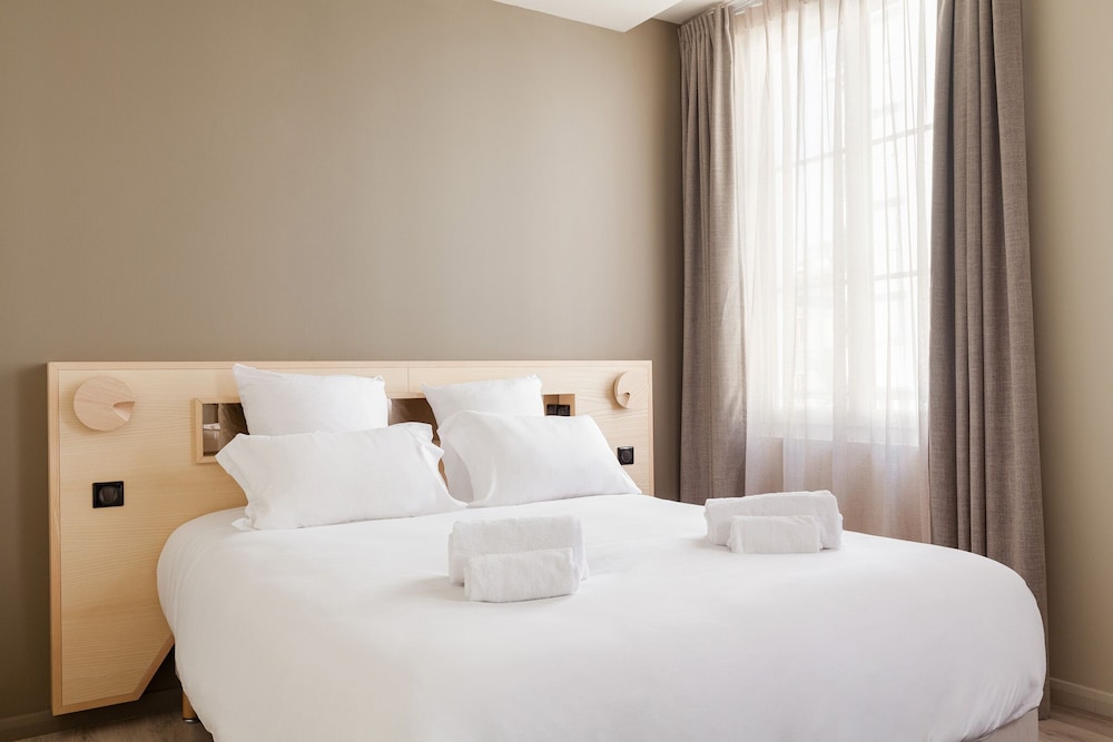 Superior Double or Twin Room photo 2