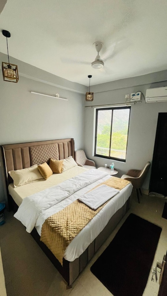 Deluxe Triple Room photo 3