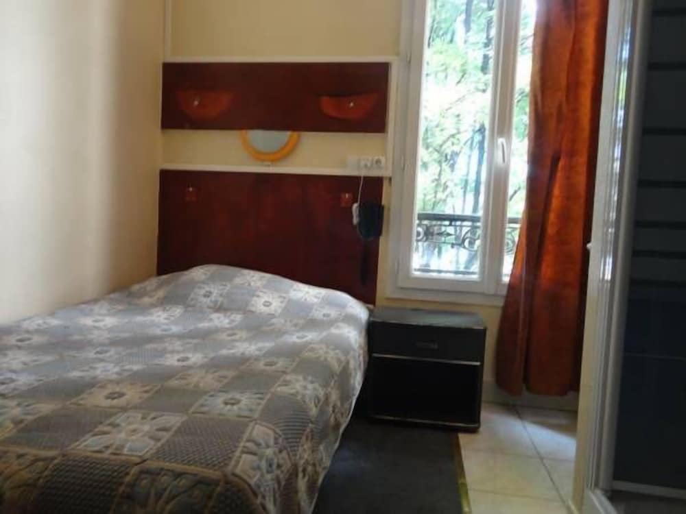 Economy Room (shared toilets) photo 3