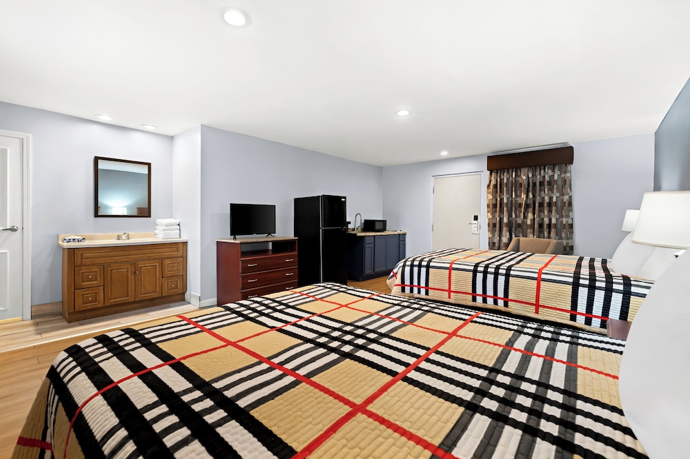 Deluxe Room, 2 Queen Beds, Non Smoking, Kitchenette photo 2