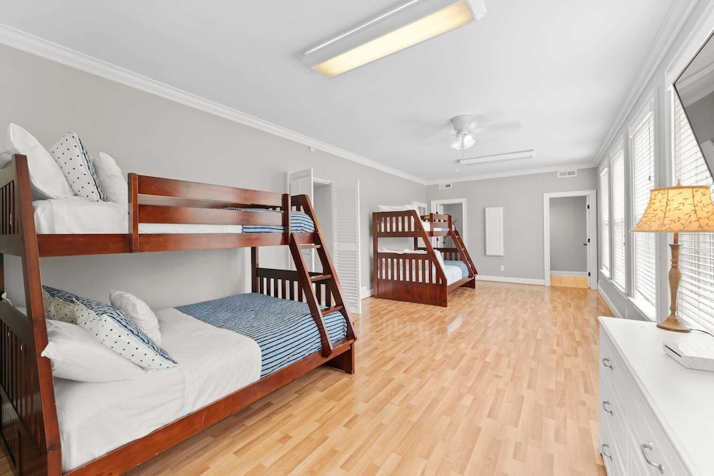 House (6 Bedrooms) photo 3