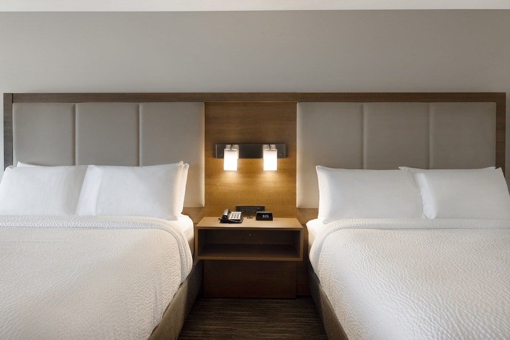 Suite, 2 Queen Beds, Accessible Bathtub (Accessible Tub) - Photo 3
