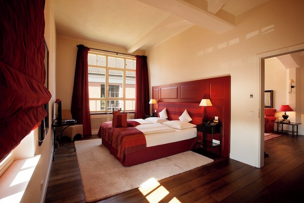 Luxury Suite
