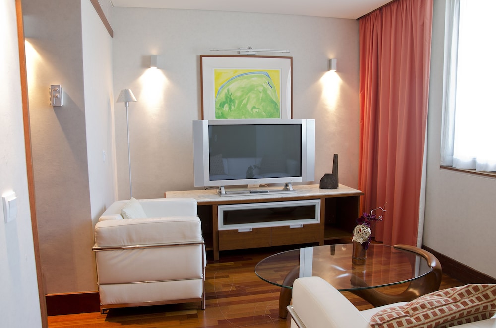 Available room
