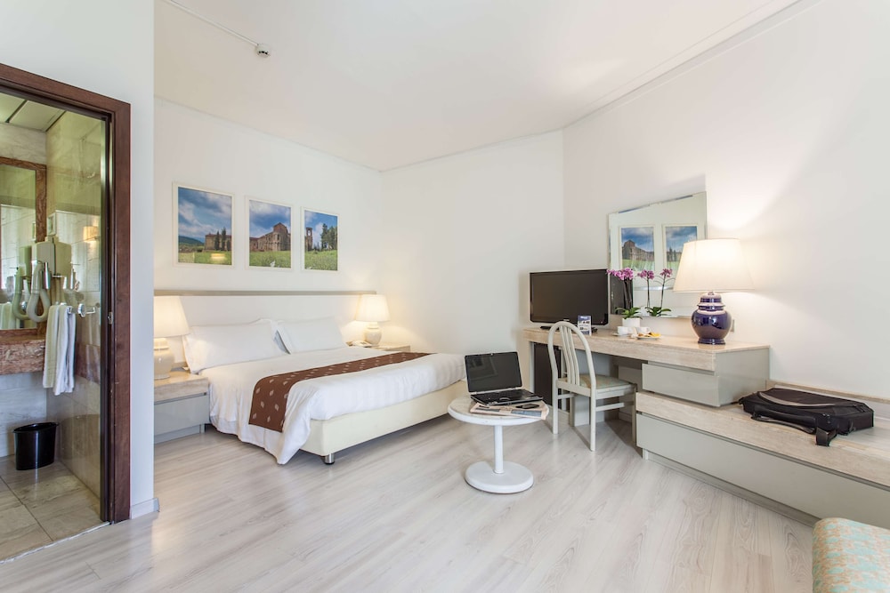 Standard Double Room, 1 Queen Bed with Sofa bed
