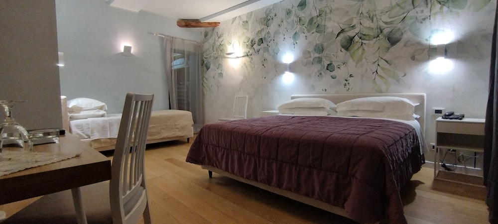 Superior Triple Room, Courtyard View photo 1