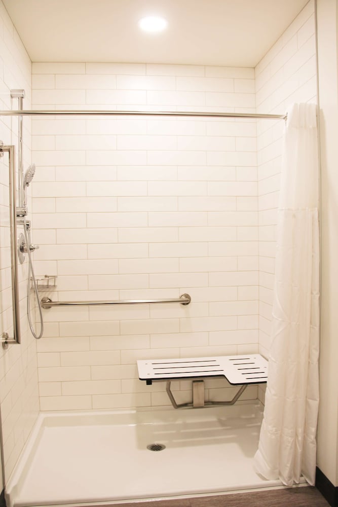 Suite, 1 King Bed, Accessible, Refrigerator & Microwave (with Sofabed) - Photo 6